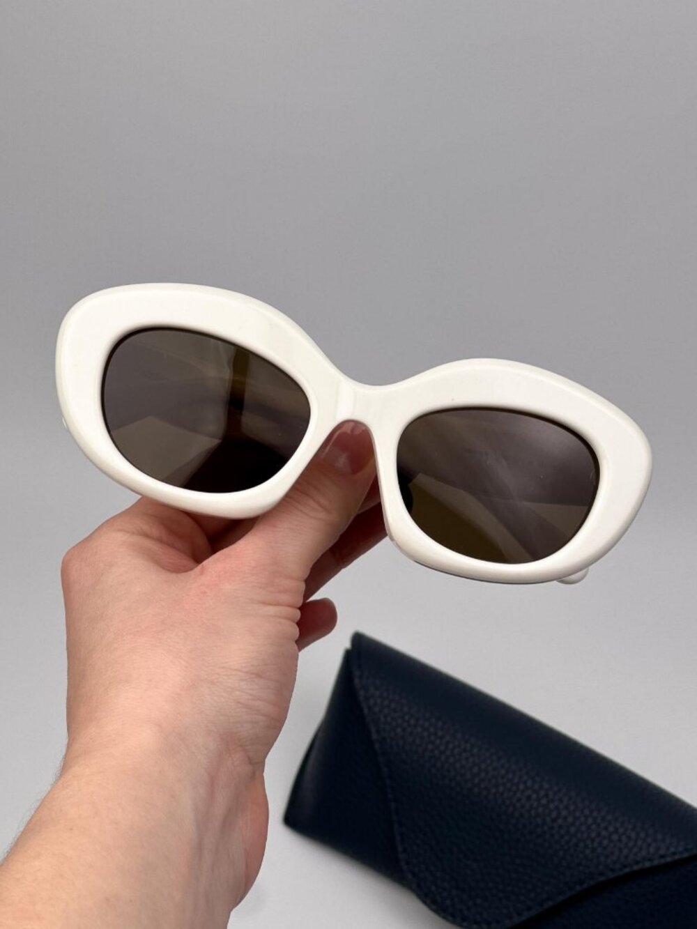 Loewe CURVY Women Sunglasses – Ivory/Brown Square Frame (LW40153I 25E)